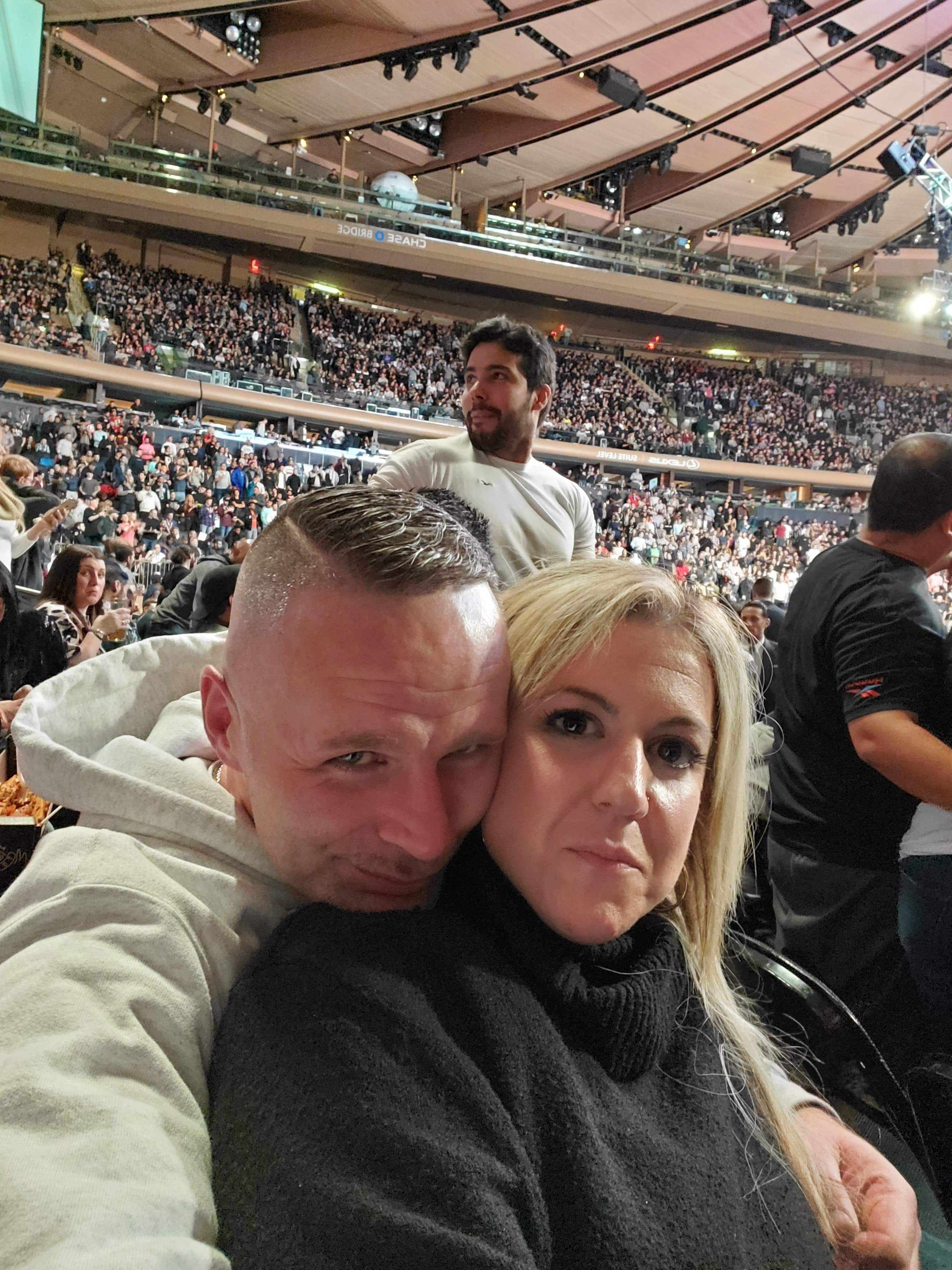 At the fight, we watchin' Floyd, we on the floor.